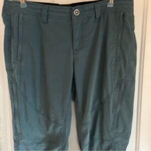 Kuhl Legendary blue grey hiking pants lots of zippered pockets size 12 short